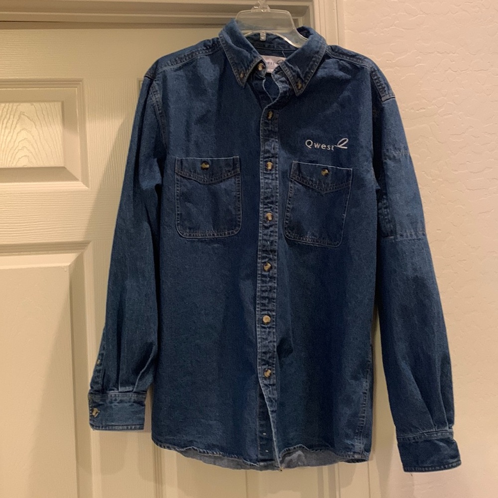 Heavy duty men’s denim shirt size large